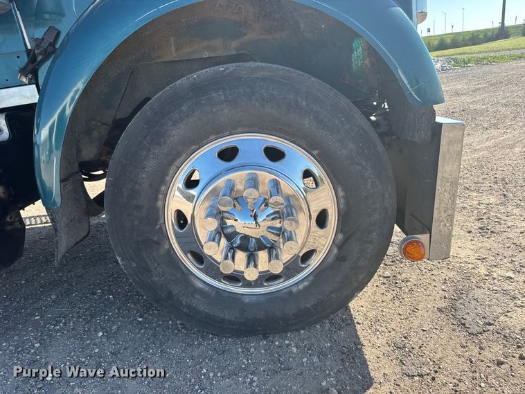 image for item EW4979 2002 Kenworth W900 semi truck