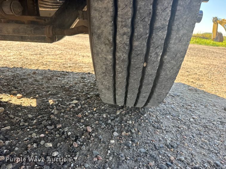 image for item EW4979 2002 Kenworth W900 semi truck