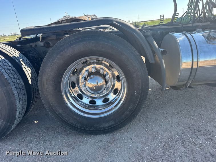 image for item EW4979 2002 Kenworth W900 semi truck