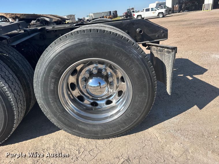 image for item EW4979 2002 Kenworth W900 semi truck