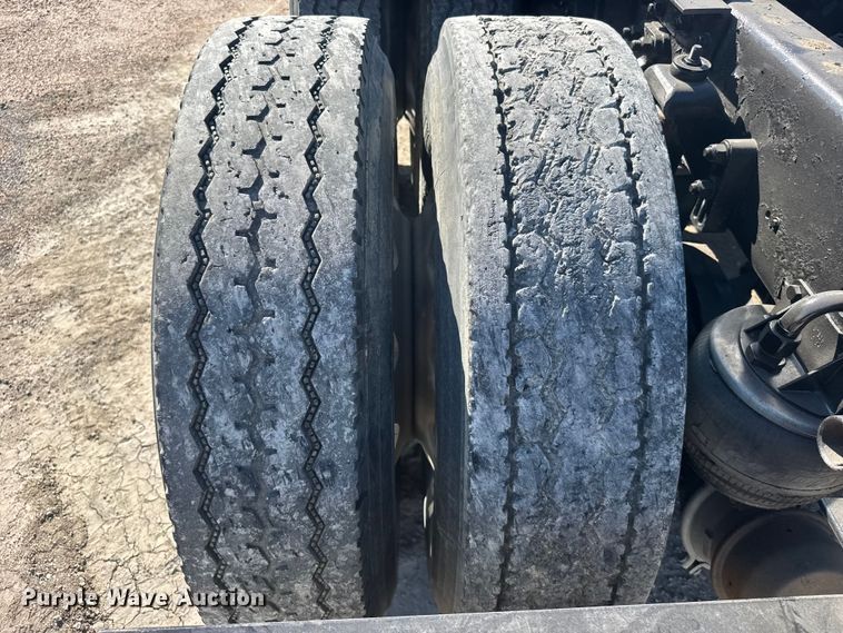 image for item EW4979 2002 Kenworth W900 semi truck