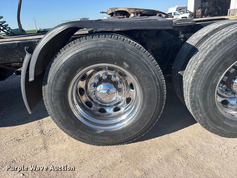 image for item EW4979 2002 Kenworth W900 semi truck