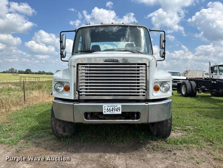 image for item EX2099 2007 Freightliner Business Class M2  roll-off container truck
