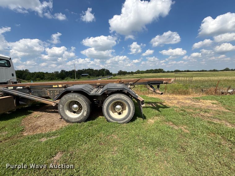 image for item EX2099 2007 Freightliner Business Class M2  roll-off container truck