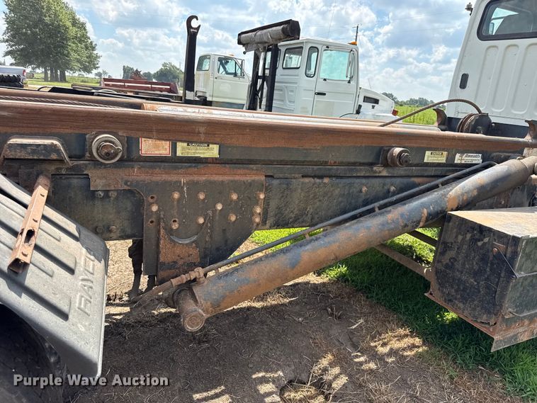 image for item EX2099 2007 Freightliner Business Class M2  roll-off container truck