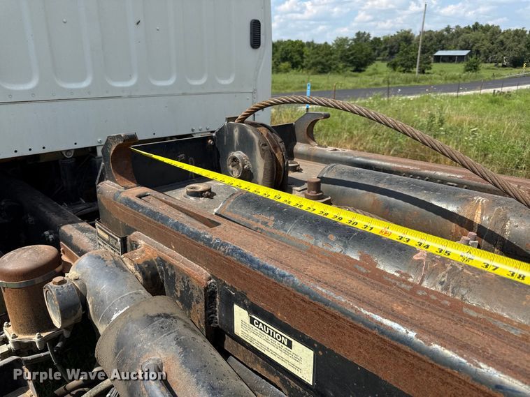 image for item EX2099 2007 Freightliner Business Class M2  roll-off container truck