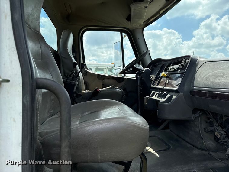 image for item EX2099 2007 Freightliner Business Class M2  roll-off container truck