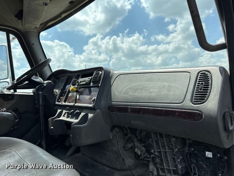 image for item EX2099 2007 Freightliner Business Class M2  roll-off container truck