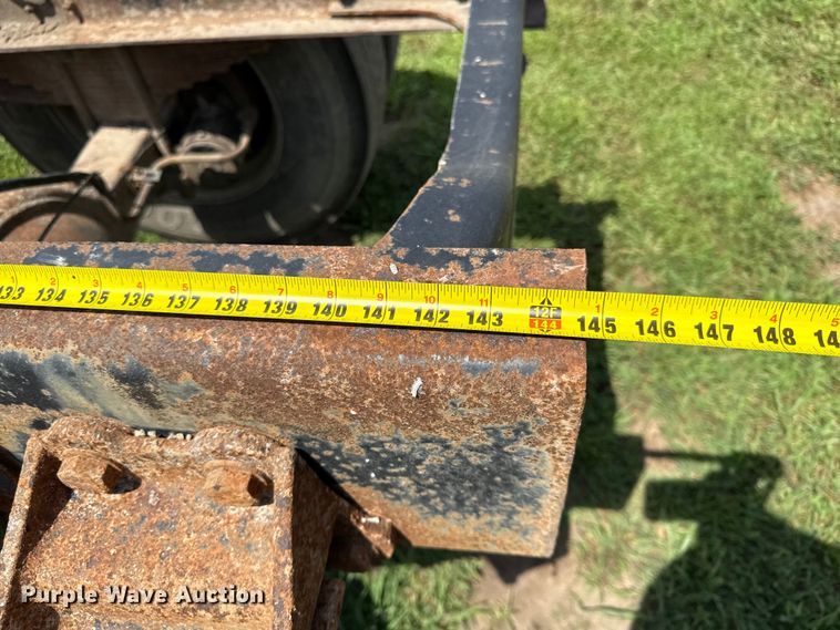 image for item EX2100 1998 Ford F800 semi truck