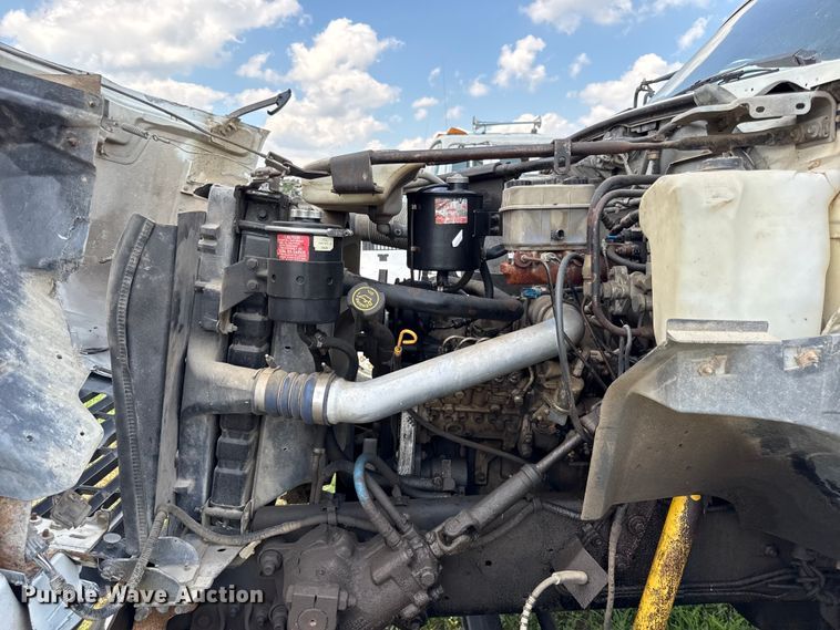 image for item EX2100 1998 Ford F800 semi truck