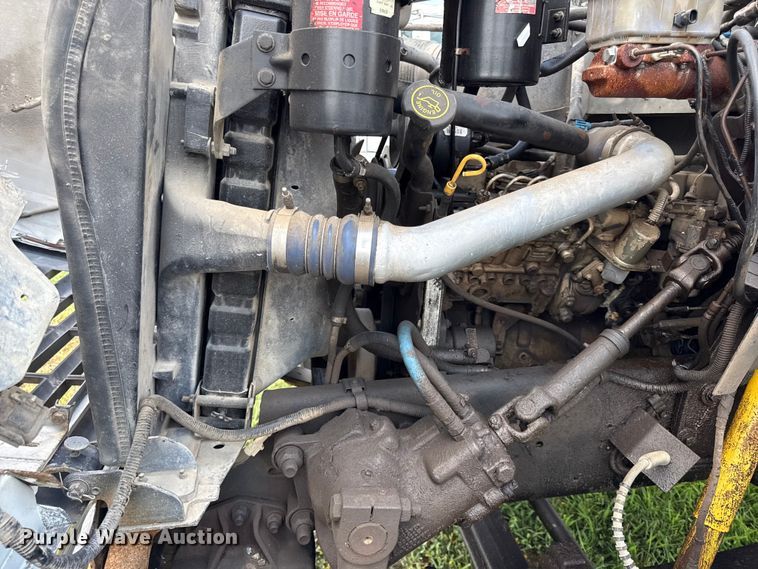 image for item EX2100 1998 Ford F800 semi truck