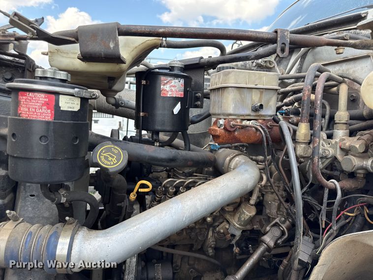 image for item EX2100 1998 Ford F800 semi truck