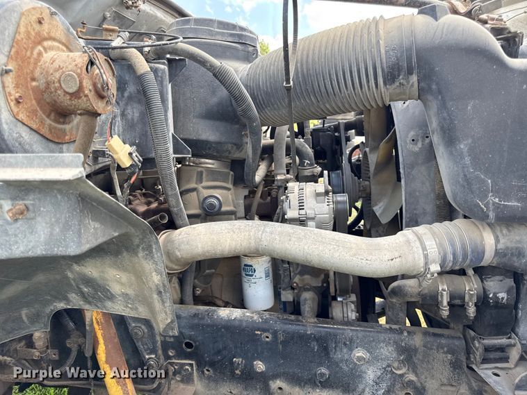 image for item EX2100 1998 Ford F800 semi truck