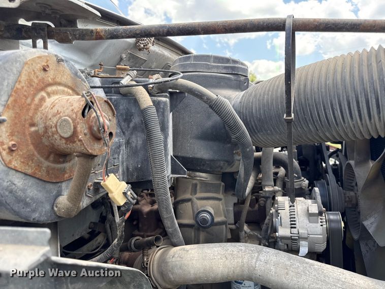 image for item EX2100 1998 Ford F800 semi truck