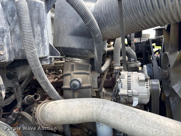image for item EX2100 1998 Ford F800 semi truck