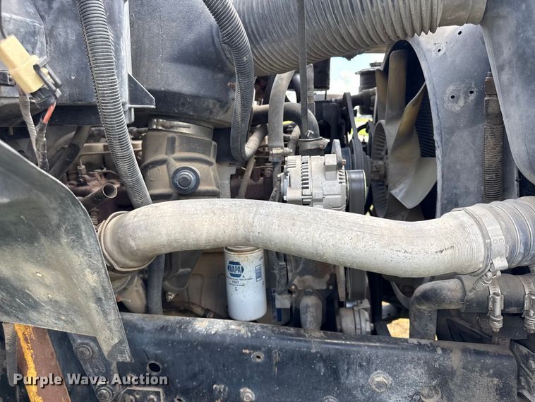 image for item EX2100 1998 Ford F800 semi truck