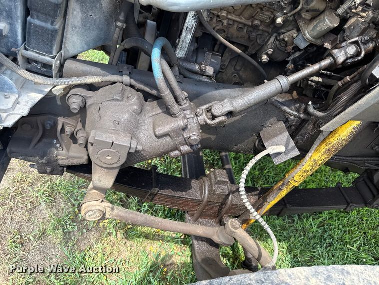 image for item EX2100 1998 Ford F800 semi truck
