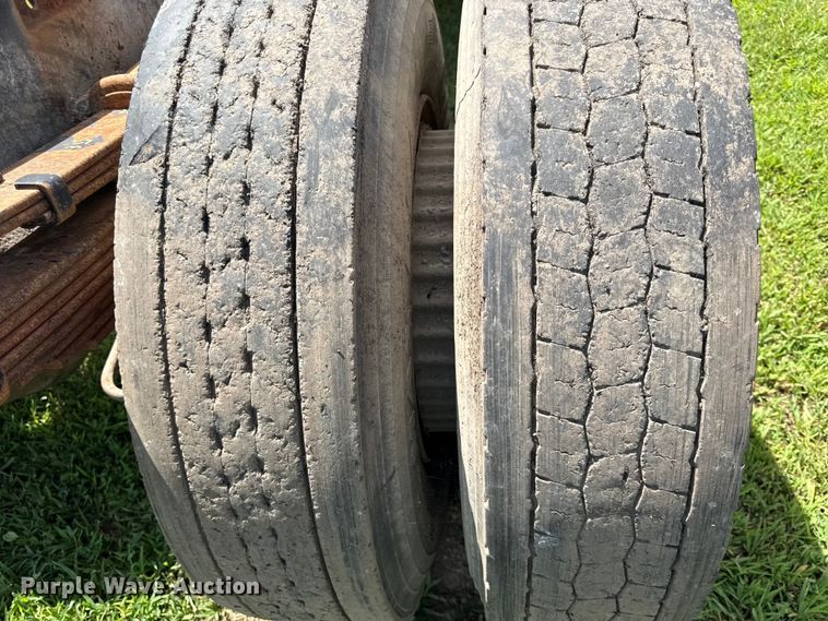 image for item EX2100 1998 Ford F800 semi truck
