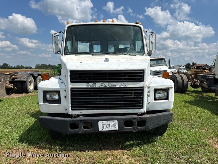 image for item EX2101 1998 Mack CS roll-off container truck