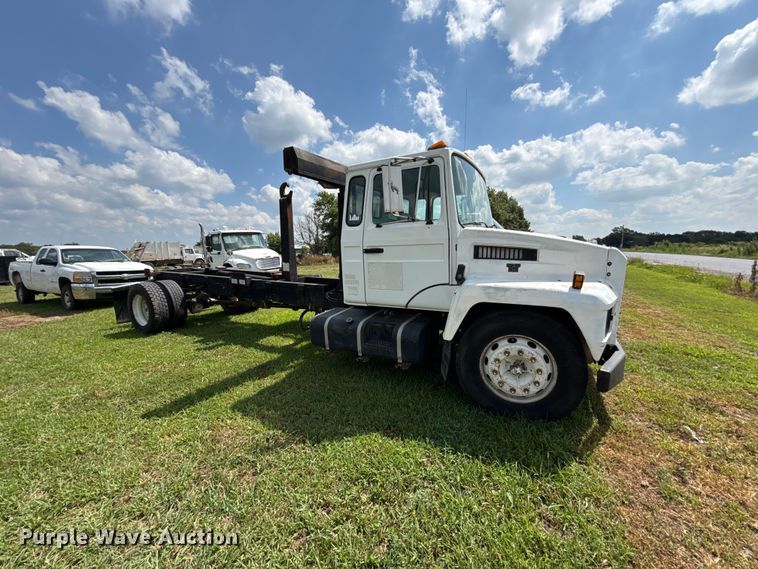 image for item EX2101 1998 Mack CS roll-off container truck