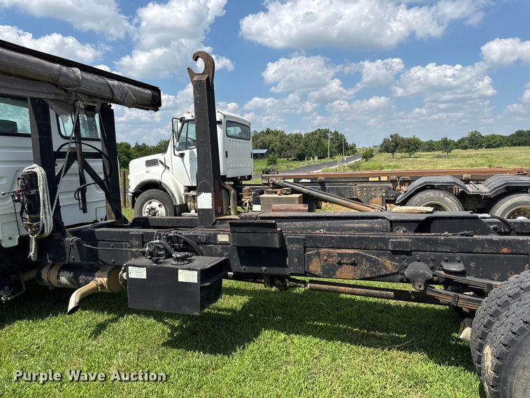 image for item EX2101 1998 Mack CS roll-off container truck