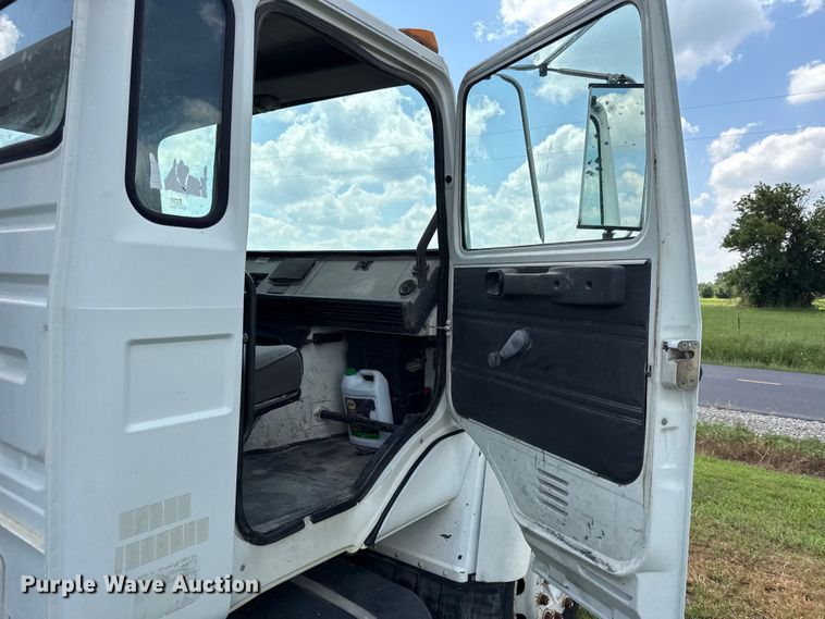 image for item EX2101 1998 Mack CS roll-off container truck