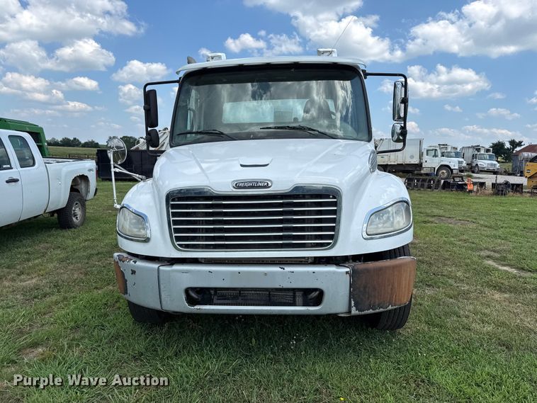 image for item EX2103 2014 Freightliner Business Class M2 semi truck