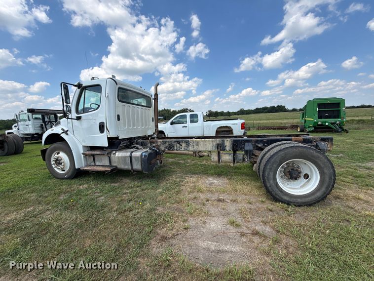 image for item EX2103 2014 Freightliner Business Class M2 semi truck