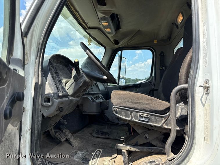 image for item EX2103 2014 Freightliner Business Class M2 semi truck