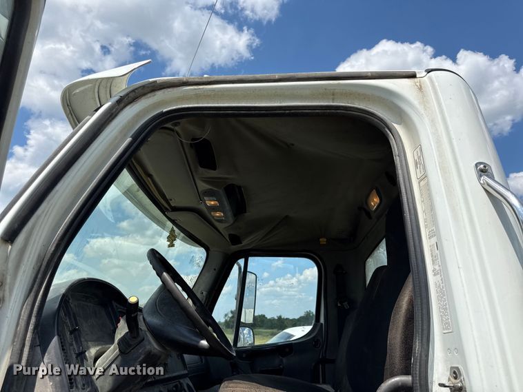 image for item EX2103 2014 Freightliner Business Class M2 semi truck