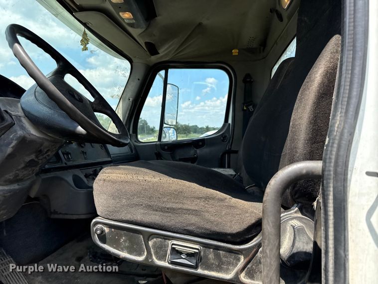 image for item EX2103 2014 Freightliner Business Class M2 semi truck
