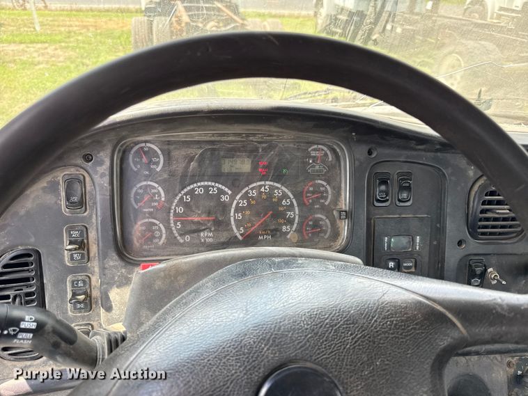 image for item EX2103 2014 Freightliner Business Class M2 semi truck