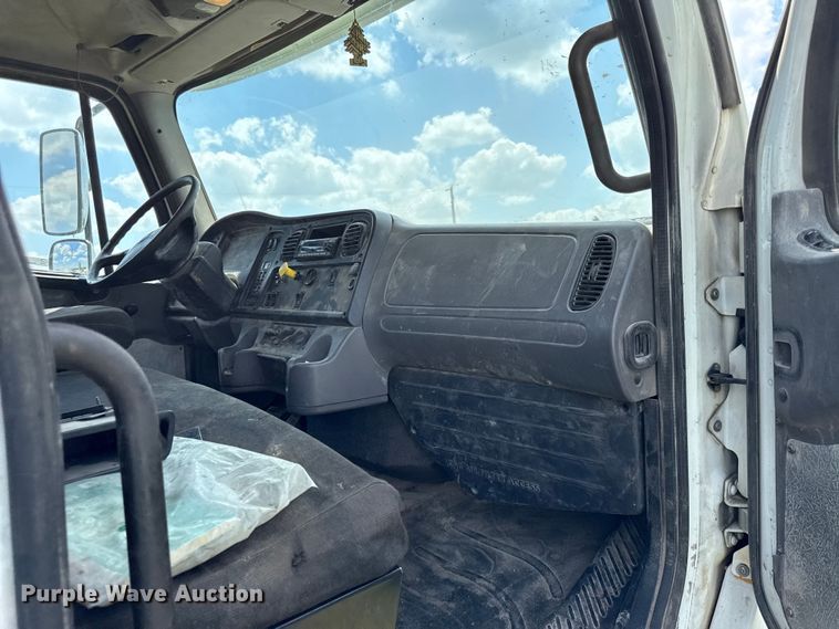 image for item EX2103 2014 Freightliner Business Class M2 semi truck