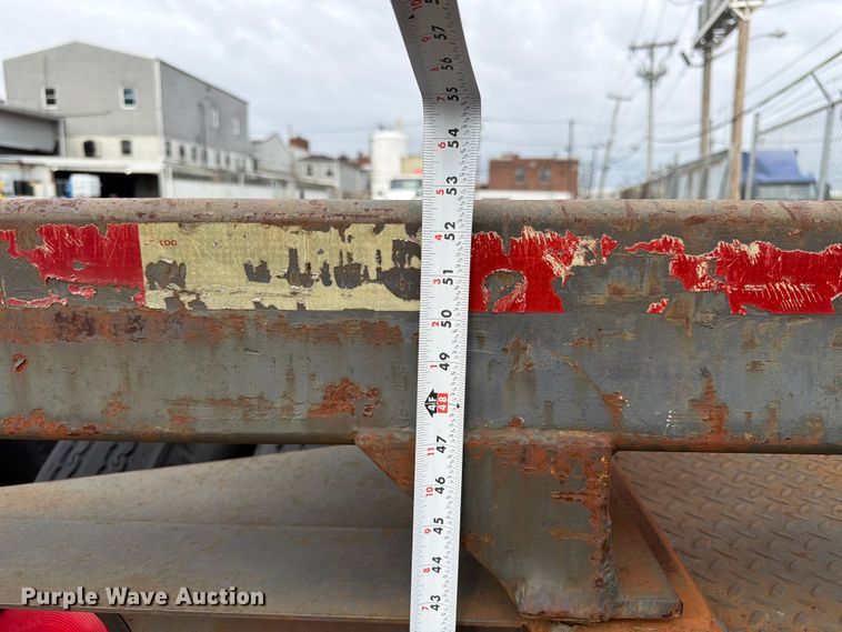 image for item EX3038 1983 container trailer