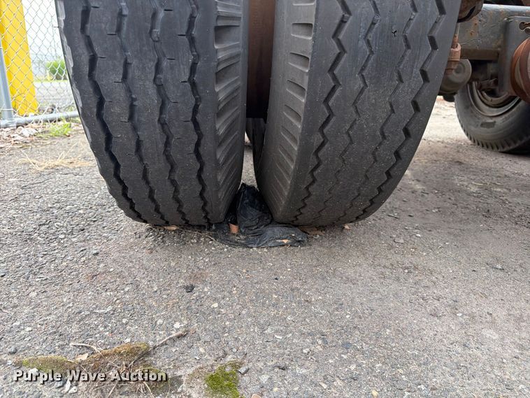 image for item EX3038 1983 container trailer