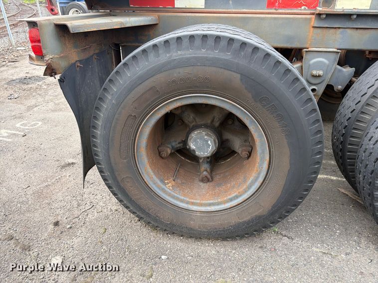 image for item EX3038 1983 container trailer