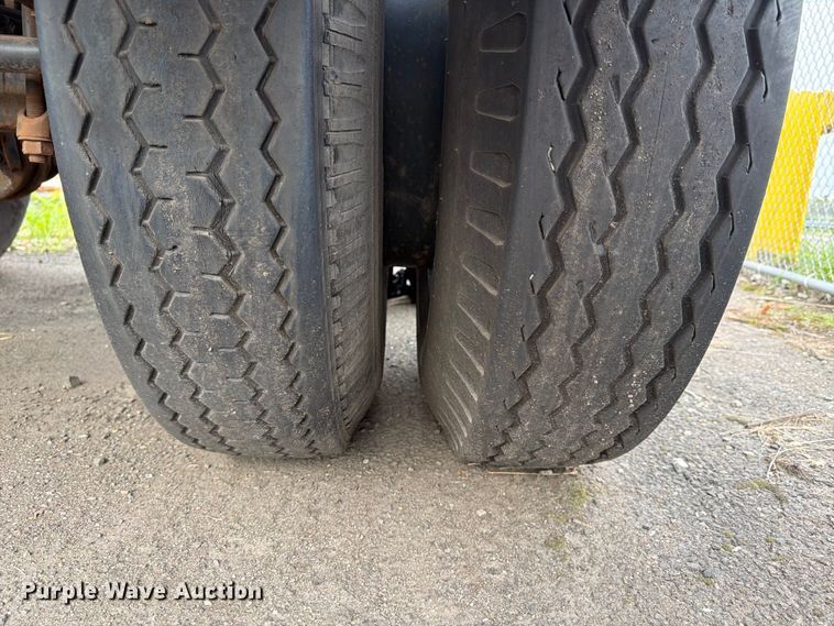 image for item EX3038 1983 container trailer