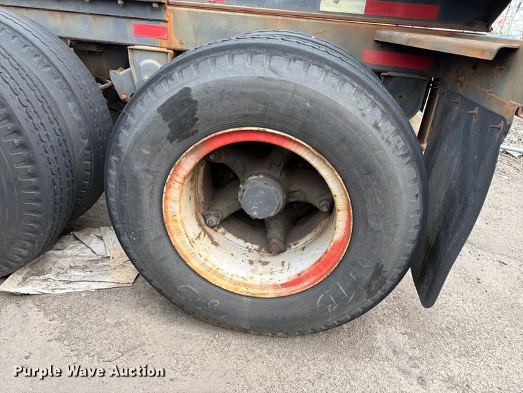 image for item EX3038 1983 container trailer