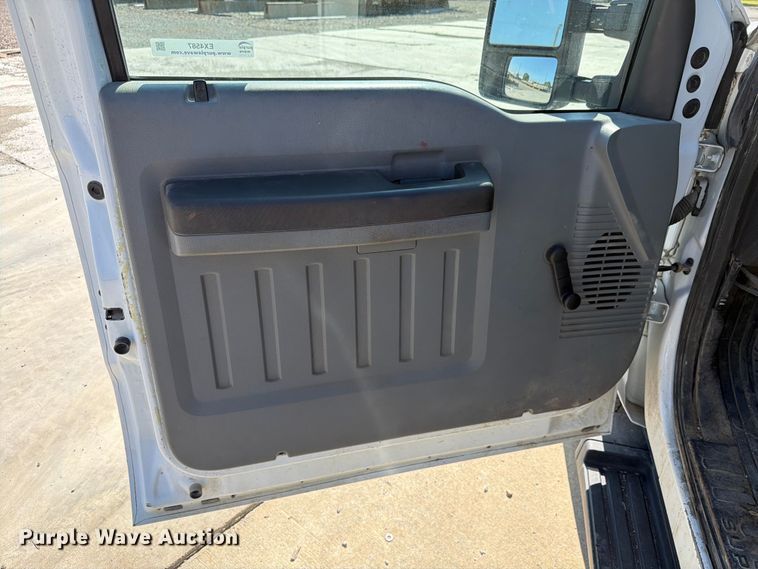 image for item EX4587 2011 Ford F250 Super Duty pickup truck