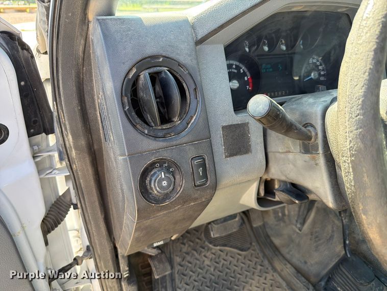 image for item EX4587 2011 Ford F250 Super Duty pickup truck