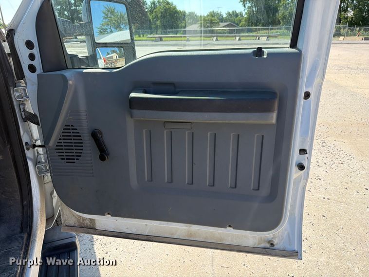 image for item EX4587 2011 Ford F250 Super Duty pickup truck