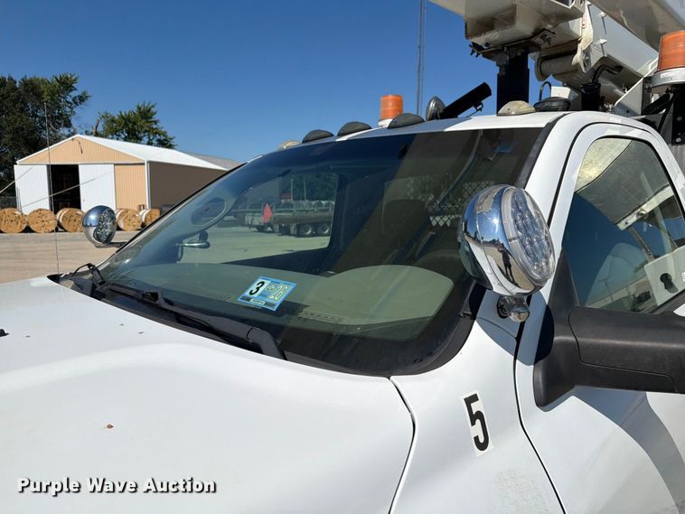 image for item EX4592 2012 Dodge RAM 5500 Heavy Duty bucket truck
