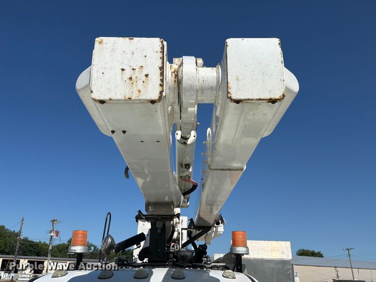 image for item EX4592 2012 Dodge RAM 5500 Heavy Duty bucket truck