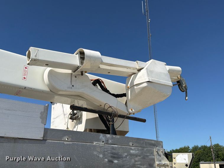 image for item EX4592 2012 Dodge RAM 5500 Heavy Duty bucket truck