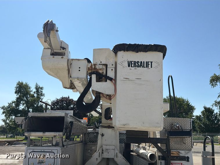 image for item EX4592 2012 Dodge RAM 5500 Heavy Duty bucket truck