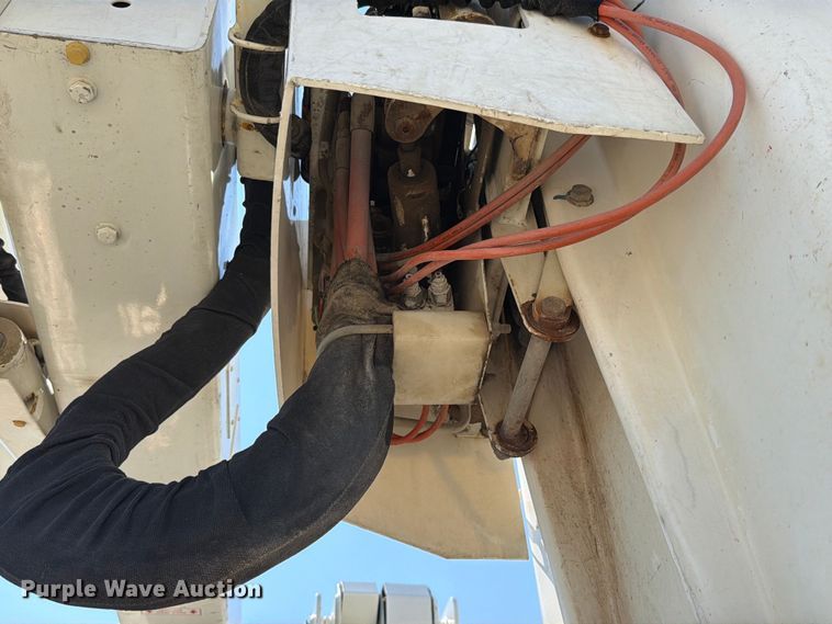 image for item EX4592 2012 Dodge RAM 5500 Heavy Duty bucket truck