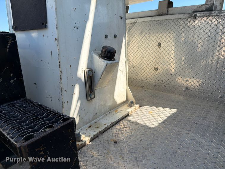 image for item EX4592 2012 Dodge RAM 5500 Heavy Duty bucket truck