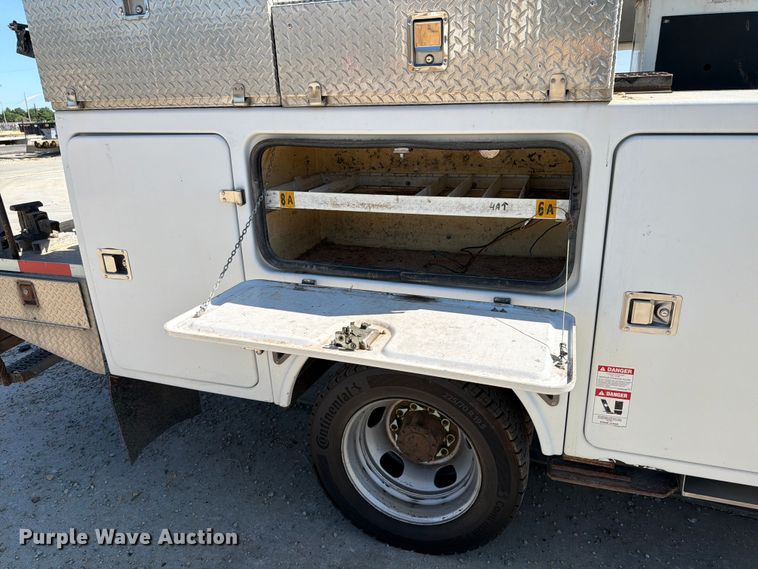 image for item EX4592 2012 Dodge RAM 5500 Heavy Duty bucket truck