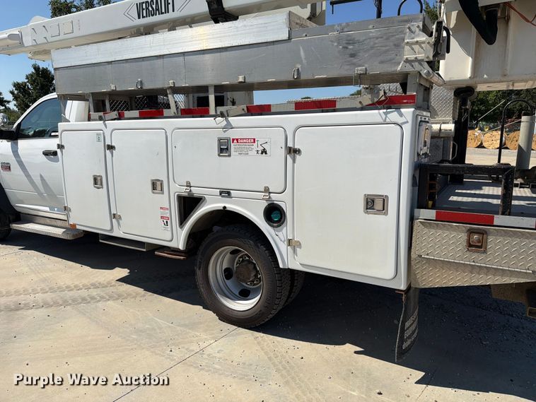image for item EX4592 2012 Dodge RAM 5500 Heavy Duty bucket truck