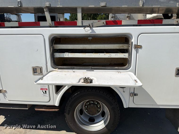 image for item EX4592 2012 Dodge RAM 5500 Heavy Duty bucket truck